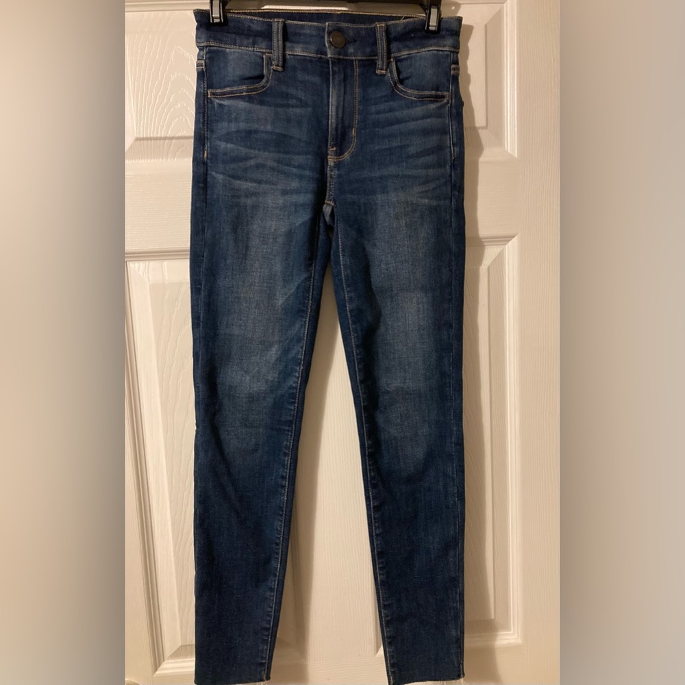 Woman’s American Eagle Jeans
